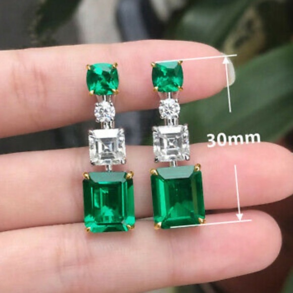 NEW Gorgeous Two tone Earrings - Picture 2 of 3